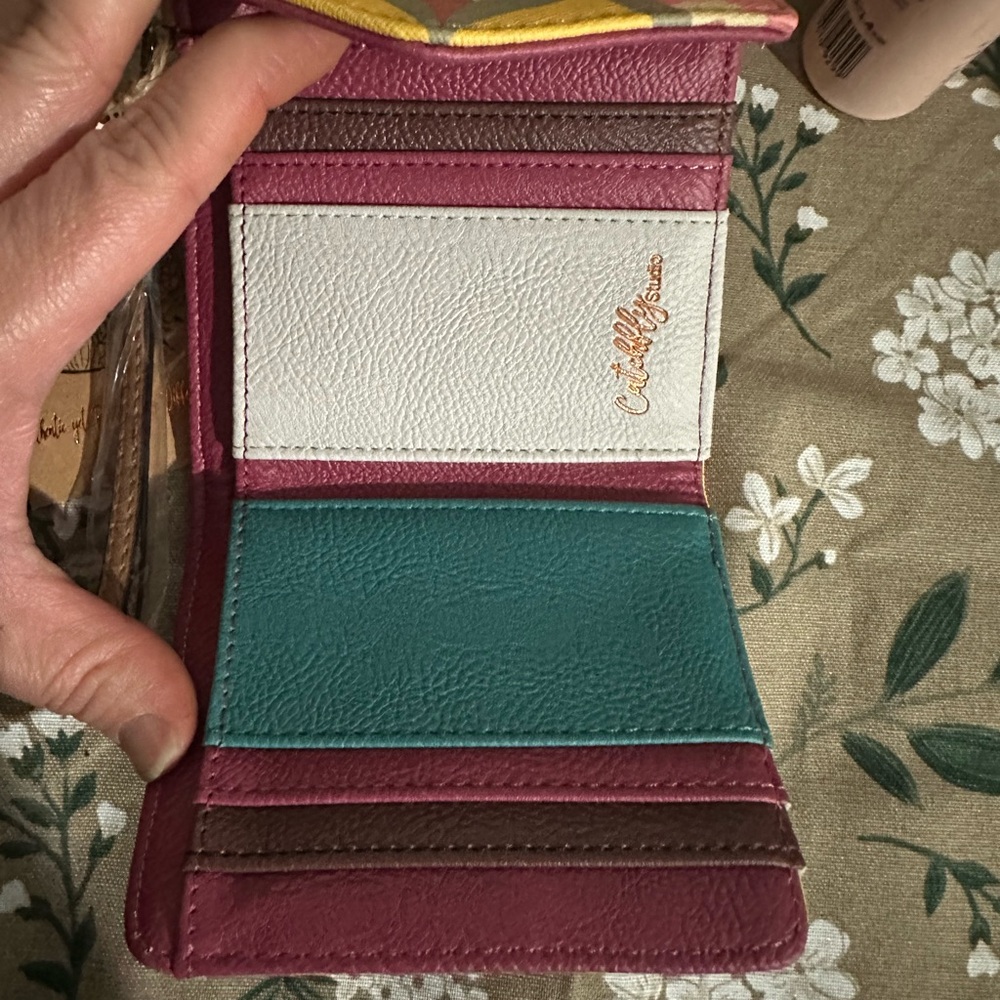 Colorful Patterned Women's Wallet - Picture 2 of 2